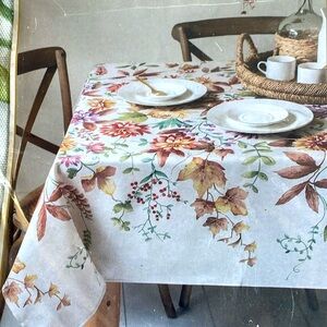 Fall Blossoms Cloth Tablecloth (NWT)